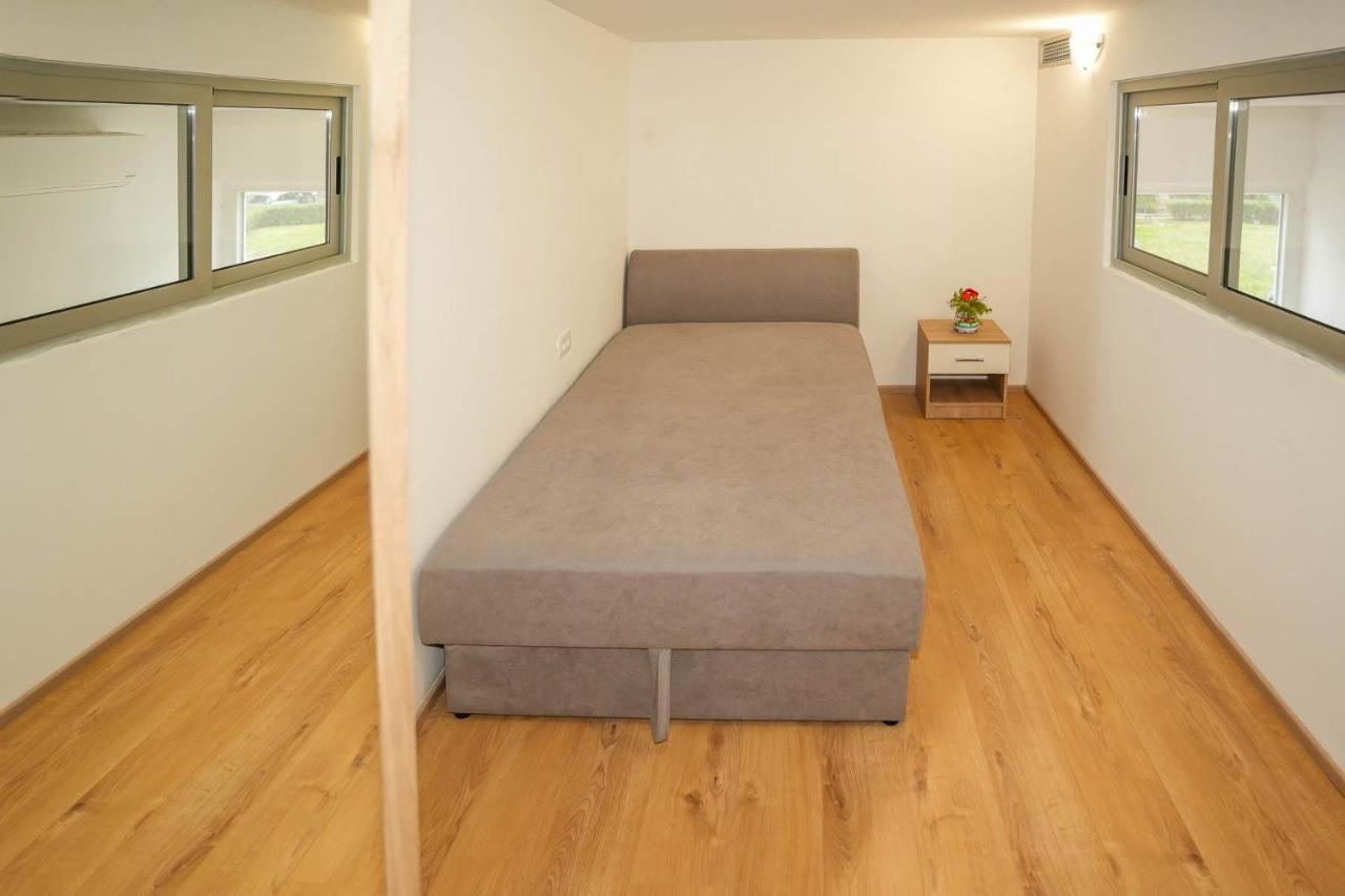 Izi Apartament *